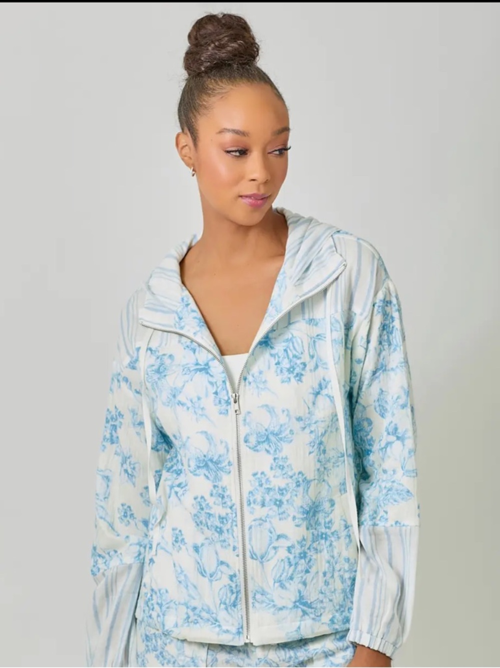 2010. Floral striped gauze cotton hooded summer jacket blue white